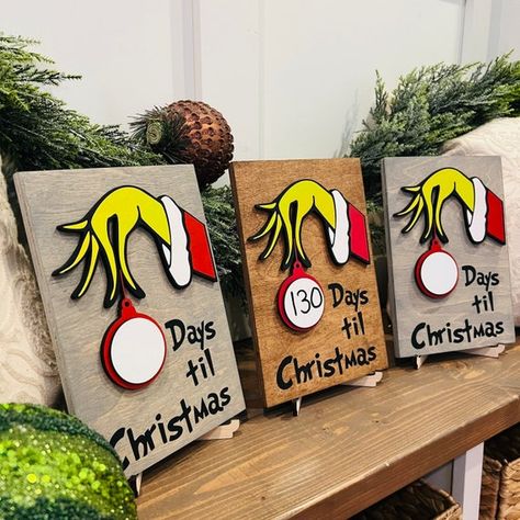 Grinch Christmas Signs, Days Till Christmas Sign, Grinch Christmas Countdown, Christmas Decor Grinch, Countdown Till Christmas, Wood Blocks Christmas, Grinch Sign, Tiered Tray Christmas, Christmas Farmhouse Decor