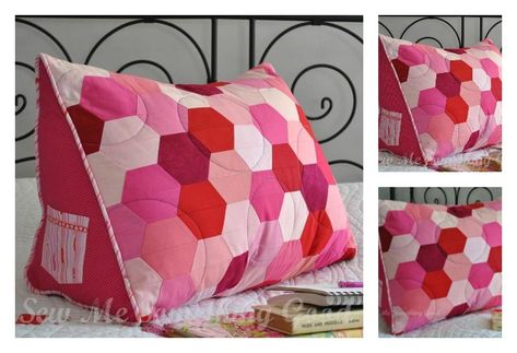 Pillow With Arms, Diy Mattress, Bed Wedge Pillow, Back Support Pillow, Sewing Machine Quilting, Wedge Pillow, Pillow Tutorial, Lean On, Support Pillows