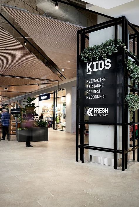 Shopping Centre Design, Interior Design Retail, Column Decor, Column Cladding, Shopping Mall Interior, Interior Columns, Retail Signage, Retail Interior Design, Mall Design