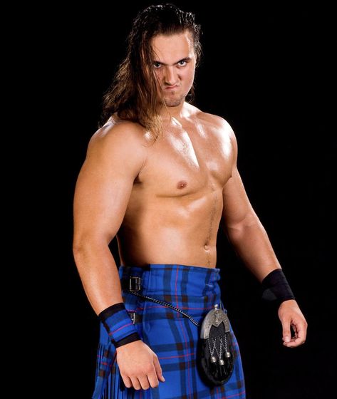 Drew Mcintyre 3mb, The Bella Twins, Generation Photo, Drew Mcintyre, Bella Twins, Wwe Photos, Rare Photos, Wwe, Twins