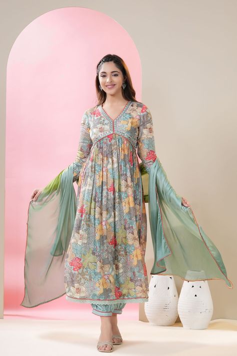 Alia Kurti Design, Aliya Cut Kurti Designs Latest, Pakistan Salwar, Afghani Suit, Alia Cut, Stylish Kurtis Design, Fancy Sarees Party Wear, Designer Kurti Patterns, Chic Maxi Dresses