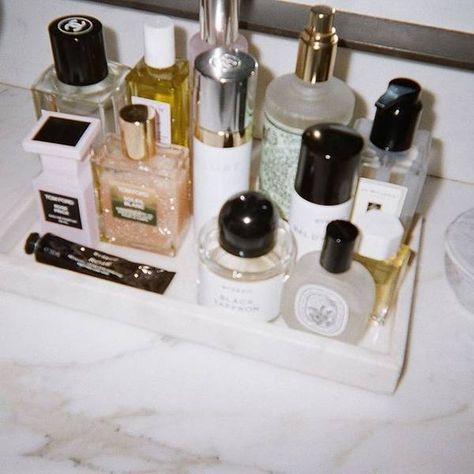 French Perfume, Perfume Collection Fragrance, Bathroom Counter, Foto Vintage, Decor Essentials, Perfume Collection, Counter Top, Cheap Home Decor, Body Skin