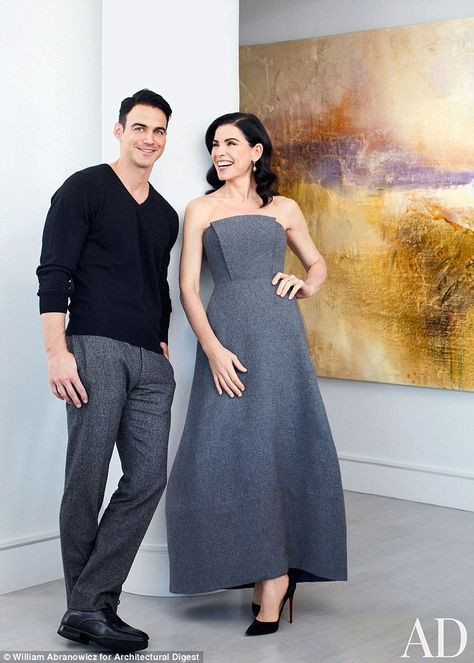 Julianna Margulies and husband Keith Lieberthal in their modern but homey SoHo loft. Juliana Margulies, Julianna Margulies, The Good Wife, Manhattan Apartment, New York City Apartment, New York Apartment, Looks Street Style, Good Wife, Anne Hathaway