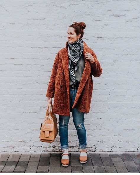 1,417 Likes, 12 Comments - Lotta From Stockholm Clogs (@lottafromstockholm) on Instagram: “Love everything about this outfit ! 📷 @celine_audetourdunchemin . 👡 Highwood Brown Oiled .…” Lotta From Stockholm Outfit, Outfits With Clogs Winter, Mia Clogs Outfit, Lotta Clogs Outfit, Winter Clogs Outfit, Clogs Outfit Winter, Outfits With Clogs, Outfits Stockholm, Lotta Clogs