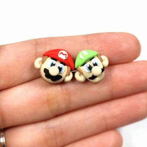 Super Mario Luigi Earrings Polymer Clay Handmade Mario Clay Figures, Clay Nintendo, Mario Clay, Nintendo Jewelry, Clay Eyes, Super Mario Luigi, Super Mario And Luigi, Mario Luigi, Nintendo Characters