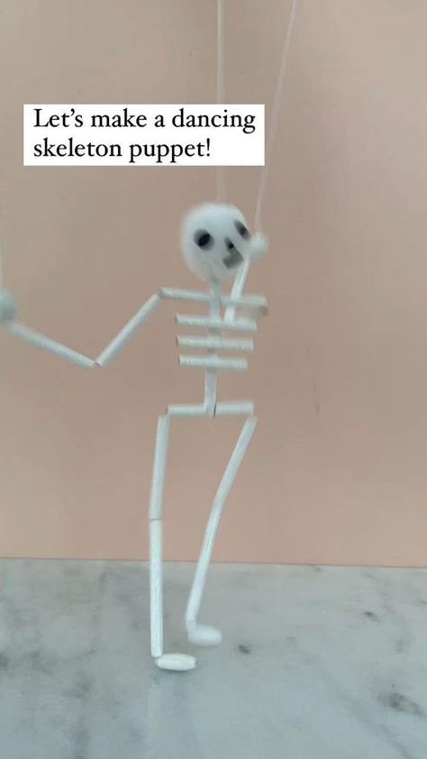 Skeleton Puppet, Skeleton Craft, Halloween Fest, Puppets Diy, Dancing Skeleton, Diy Crafts For Kids Easy, Fun Easy Crafts, Halloween Crafts For Kids, Fun Diy Crafts