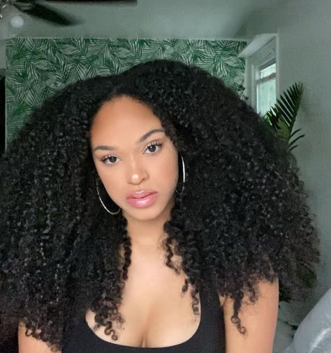 @bellejesuis on Instagram: “On a cloudy day’ ☁️🌫” Vixen Sew In, Big Natural Hair, Curly Afro Hair, Big Curly Hair, Beautiful Curly Hair, Natural Hair Beauty, Natural Curls Hairstyles, Curly Hair Inspiration, Natural Hair Inspiration