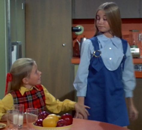 Marsha Brady Outfits, The Brady Bunch Fashion, Marcia Brady Outfits, Bunch Outfits, Brady Bunch Fashion, Jan Brady, Marsha Brady, Retro Attire, Marcia Brady