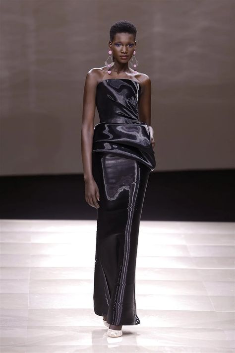 Giorgio Armani Prive Fashion show, Runway, Couture Spring Summer 2024, Paris Fashion Week, Runway Look Armani Prive 2024, Fashion Week 2024 Runway, Dior Ss24, Armani 2024, Giorgio Armani Runway, Fashion Branding Design, Armani Runway, Armani Fashion, Armani Dress