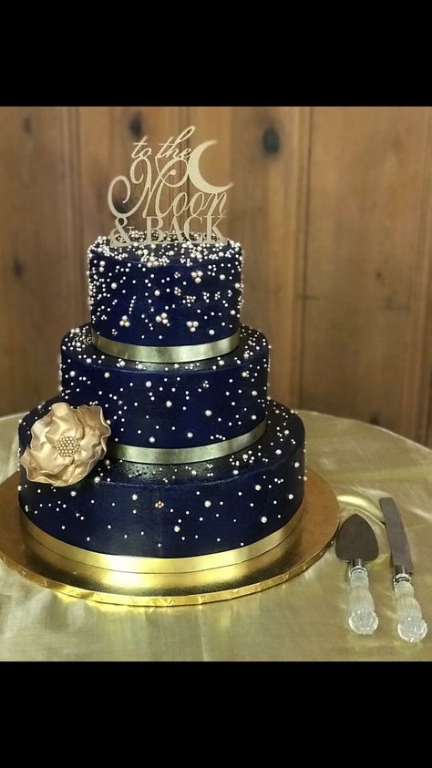 Science Wedding Cake, Denim And Diamonds Wedding Theme, Denim And Diamonds Wedding, Navy And Silver Cake, Beautiful Wedding Cakes Unique, Navy Blue Wedding Ideas, Navy Blue Wedding Cakes, Blue Wedding Ideas, Blue And Gold Wedding