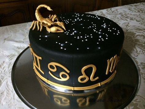 Zodiac Cake Ideas, Sagittarius Cake Ideas, Horoscope Cake, Zodiac Cake, Zodiac Party, Bolo Black, Queens Birthday Cake, Birth Cakes, Witch Cake