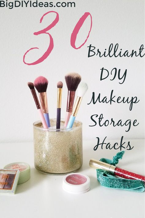 Let's talk make up clutter! Makeup is something many of us tend to do during the morning aka the most stressful time of the day! Implementing some organization to your makeup collection makes your mornings go more smoothly, plus there are better odds that you will use more of it! Most of these can be done with minimal skill level and with items just laying around the house, so what are you waiting for?! Makeup Storage Hacks, Wooden Makeup Organizer, Diy Makeup Brush Holder, Makeup Storage Ideas, Diy Makeup Storage, Makeup Vanities, Makeup Organization Diy, Diy Playbook, Pencil Organizer