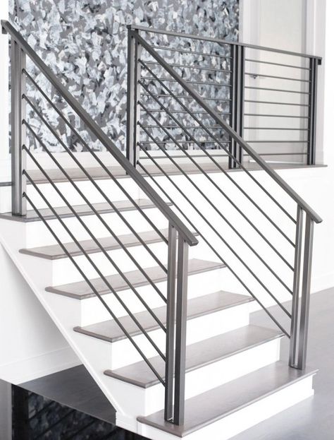 Stairs Contemporary, Stairway Railing Ideas, Stair Railing Ideas, Stairs Outdoor, Balcony Fence, Metal Stair Railing, Steel Railing Design, Outdoor Stair Railing, Interior Railings