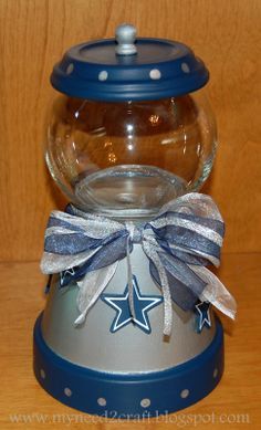 Dallas Cowboys Crafts, Dallas Cowboys Christmas, Jars Ideas, Cowboy Crafts, Football Crafts, Clay Pot Projects, Clay Pot People, Flower Pot Art, Terra Cotta Pot Crafts