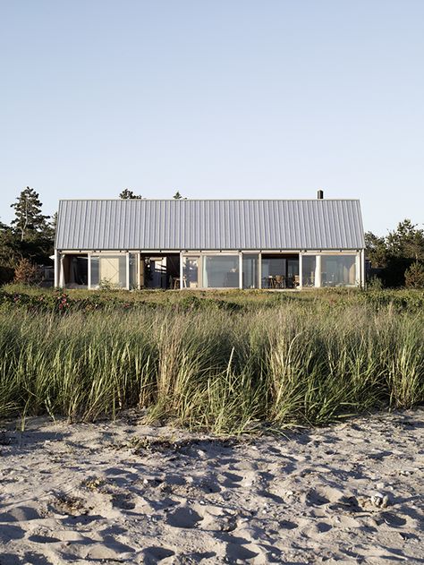 Beach Shack, Beach Cottages, Barn House, Coastal Living, Large Windows, Home Fashion, 인테리어 디자인, House Inspiration, Summer House