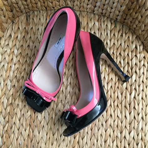 Pink Leopard Shoes, Vintage Pink Heels, Metallic Pink Heels, Early 2000s Heels, 2000’s Shoes, Y2k Shoes 2000s, Cute Preppy Shoes, Mcbling Shoes, Pink And Black Heels