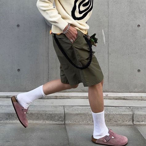 Stussy Birkenstock Outfit, Pink Boston Birkenstocks Outfits, Pink Birkenstocks Outfits, Stussy Birkenstock, Birkenstock Outfit Men, Birkenstocks Outfits, Couple Fishing, Pink Sneakers Outfit, Pink Birkenstocks