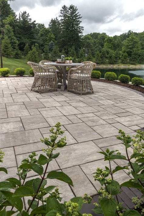 Backyard Landscaping With Pavers, Backyard Flagstone Patio Designs, Flagstone Patio Off Deck, Raised Flagstone Patio, Front Landscaping Design, Beacon Hill Flagstone Patio, Installing Flagstone Patio, Flagstone Pavers, Pavers Backyard