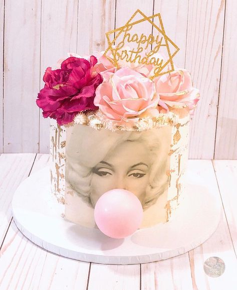 Marilyn Monroe Birthday Cake, Marilyn Monroe Themed Party, Marilyn Monroe Cake Ideas, Marilyn Monroe Birthday Party Theme, Marilyn Monroe Party, 31st Birthday Cake, Marilyn Monroe Cake, Marilyn Monroe Bubble Gum, 35th Birthday Cakes