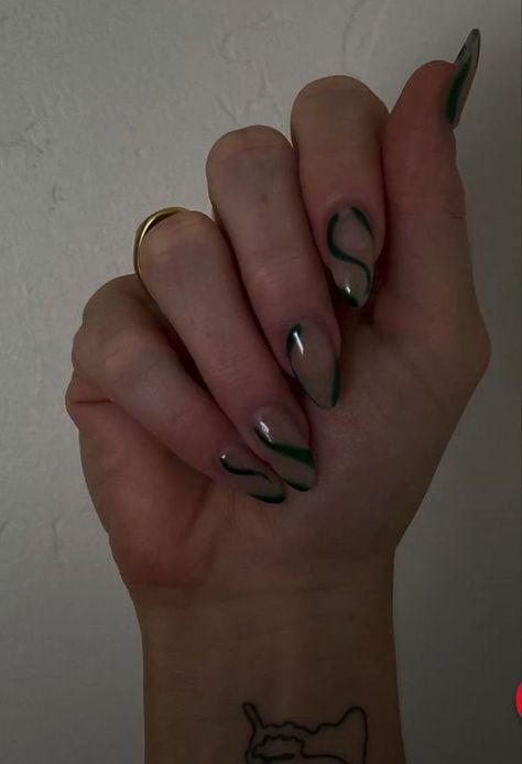 acrylic nail inspo Nails For Green Hoco Dress, Hoco Nails For Dark Green Dress, Green Dress With Nails, Emerald Green Nail Inspo Almond, Hoco Nails For Emerald Green Dress, Nails Acrylic Green And Black, Nails To Go With Forest Green Dress, Green And Black Almond Nails, Emerald Green Nails Almond Shape