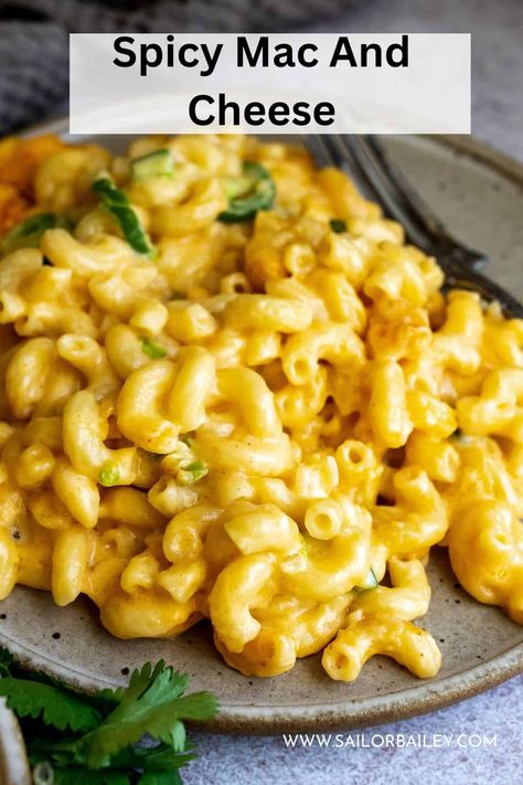 Spicy Mac And Cheese with a kick from jalapeño. Luscious, creamy and made with simple ingredients. via @sailor_bailey Spicy Mac N Cheese, Sprouts Grocery, Mac And Cheese Recipe Soul Food, Jalapeno Mac And Cheese, Spicy Mac And Cheese, Sailor Bailey, Lunch Meals, Creamy Jalapeno, Elbow Pasta