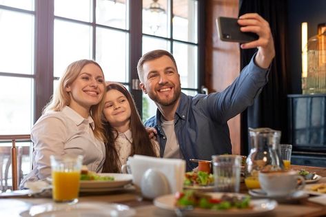 Medium shot family taking selfie | Free Photo #Freepik #freephoto #gastronomy #culinary #tasty-food #gourmet Brunch Outfit Ideas, Outfit Ideas 2022, Sunday Brunch Outfit, Family Selfie, Taking Selfie, Riyadh Saudi Arabia, Dinner Restaurants, Outfit 2022, Family Restaurants