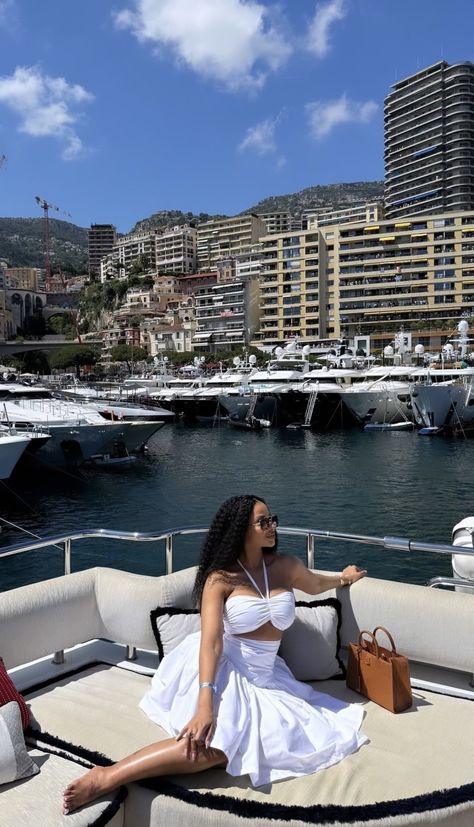 Soft Life Aesthetic Black, Black Woman Luxury, Mihlali Ndamase, Soft Life Aesthetic, Yacht Outfit, Boujee Lifestyle, Edgy Work Outfits, Yacht Aesthetic, Women In Dubai