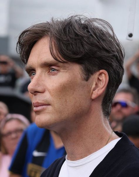 Cillian Murphy Haircut, Cillian Murphy Movies, Cillian Murphy Tommy Shelby, Murphy Actor, Men 90s, Cillian Murphy Peaky Blinders, Wavy Hairstyles Medium, Undercut Hairstyles, Cillian Murphy