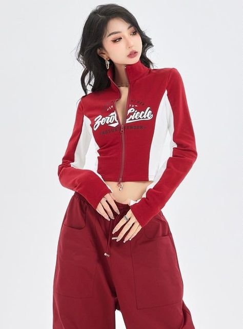 White And Red Outfit Ideas, Red Sporty Outfit, Red Outfit Women, Red Long Sleeve Outfit, Red And White Clothes, White And Red Outfit, Red White Outfit, Street Athleisure, Outfits With Red