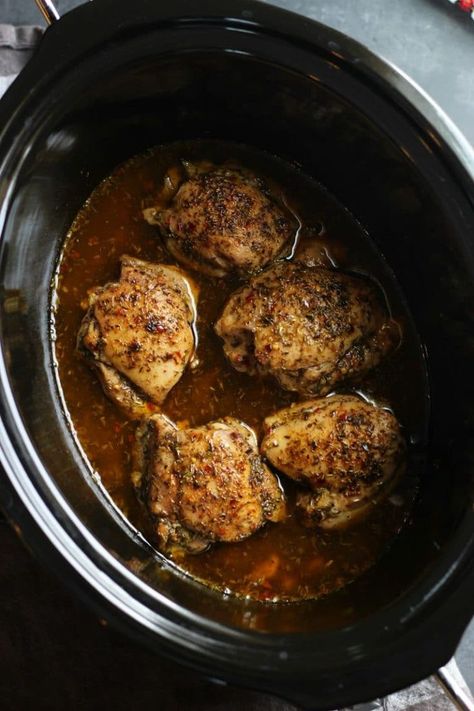 Slow Cooker Jamaican Jerk Chicken | gardeninthekitchen.com Slow Cooker Jerk Chicken Recipe, Jerk Chicken Crockpot, Slow Cooker Jerk Chicken, Healthy Slow Cooker Recipes, Jerk Chicken Recipe, Affordable Recipes, Jamaican Jerk Chicken, Jamaican Jerk, Pot Roast Slow Cooker