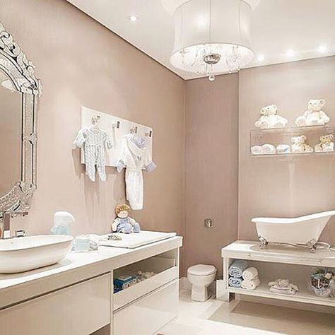 That freestanding tub, too cute😍 Baby Bathroom Decor, Luxury Baby Room, Baby Bathroom, Tub Ideas, Desain Pantry, Baby Bath Tub, Baby Room Design, Boys Bathroom, Nursery Baby Room