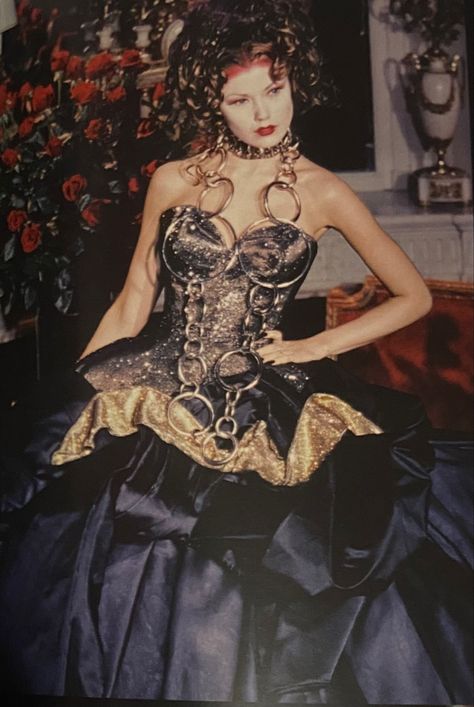 Ready To Wear Runway, Fashion Song, Burlesque Fashion, Vivienne Westwood Fashion, Fashion Design Classes, Runway Fashion Couture, Victorian Clothing, Claudia Schiffer, Fashion Catalogue