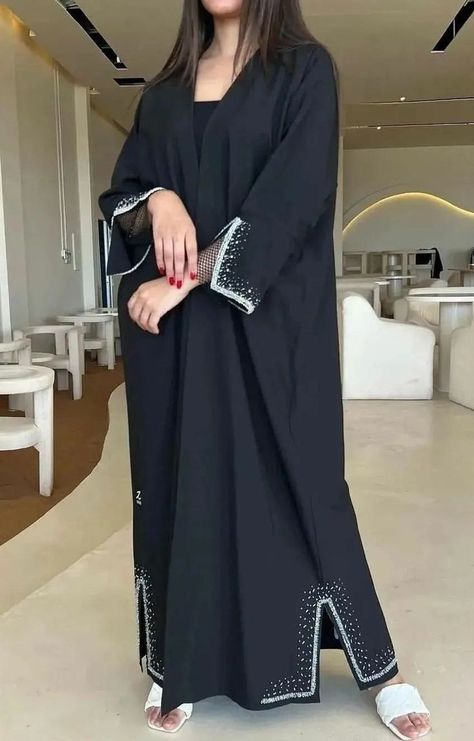 Abayas For Weddings, Modest Outfits Muslim, Abaya Designs Latest, Mode Kimono, Fancy Sarees Party Wear, Trendy Shirt Designs, Muslim Outfits Casual, Winter Fashion Outfits Casual, Mode Abaya