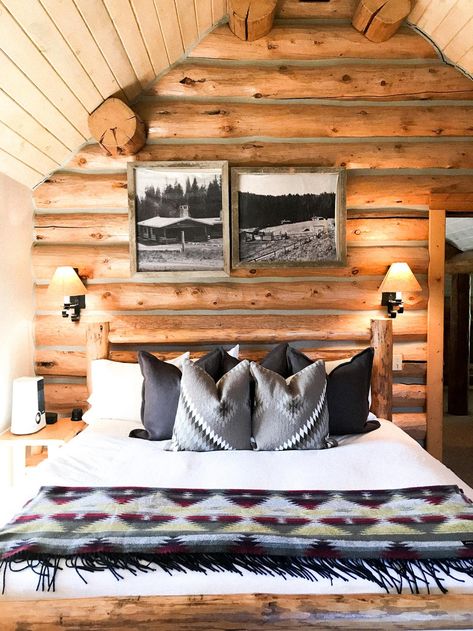 Lone Mountain Ranch Mountain Home Bedroom, Ranch Aesthetic, Log Cabin Bedroom, Cabin Bedding, Western House, Lodge Bedroom, Mountain Cabin Decor, Montana House, Mountain Interiors