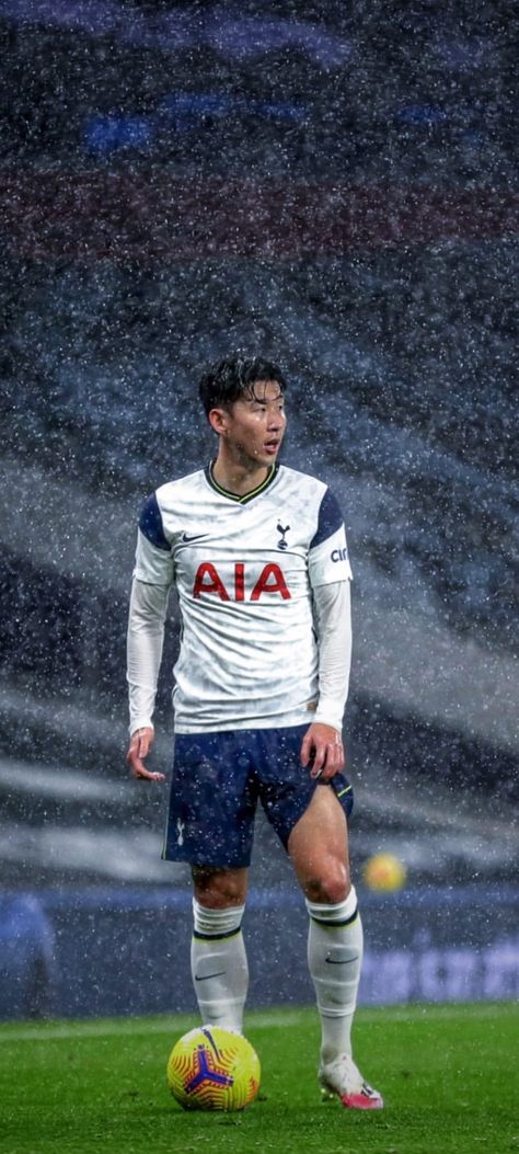 Sonny Wallpaper, Son Heung Min Wallpaper Aesthetic, Son Heung Min Aesthetic, Son Tottenham Wallpaper, Spurs Tottenham Wallpaper, Son Heung Min Wallpaper, Heung Min Son, Cute Soccer Couples, Tottenham Hotspur Wallpaper