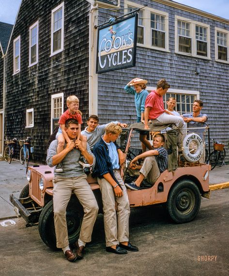 Shorpy Historical Picture Archive :: The Pink Heap: 1957 high-resolution photo Heather Hills, East Coast Prep, Masc Fashion, Ivy Style, Beach Buggy, Historical Pictures, Photo Essay, High Resolution Photos, Sports Illustrated