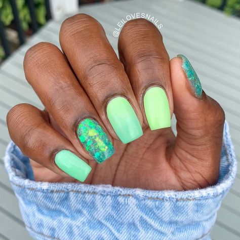 Pink And Purple Gel Nails, Summer Gel Nails Green, Dip Powder Nails Colors Summer Short, Mani Pedi Color Combos Summer 2024, Spring Green Nails Ideas, Green Summer Nails Designs, Green Dip Powder Nails, Green Summer Nails, Purple Dip Nails