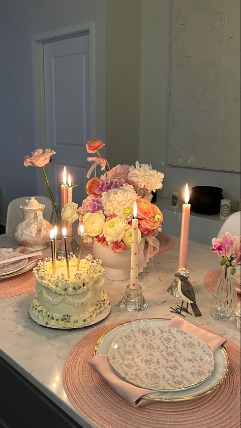 Birthday Cake Table Set Up, Galentines Party Decor Coquette, Girly Brunch Decor, Galentines Party Coquette, Birthday Dinner Meal Ideas, Girly Birthday Party Aesthetic, Birthday Brunch Cake, French Party Aesthetic, Girly Birthday Decorations