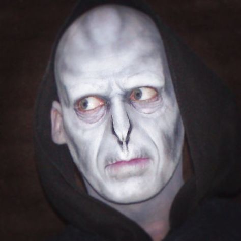 Voldemort makeup Harry Potter Voldemort Face Paint, Voldemort Halloween Costume, Voldemort Makeup Diy, Voldemort Costume Diy, Lord Voldemort Makeup, Harry Potter Face Paint, Lord Voldemort Costume, Voldemort Makeup, Voldemort Costume