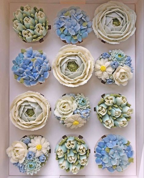 Frosting Designs, Cupcake Flowers, Buttercream Designs, Whipped Cream Cakes, Flower Cupcake, Sweet Sixteen Birthday Party Ideas, Cookie Decorations, Cupcake Decor, Buttercream Flower