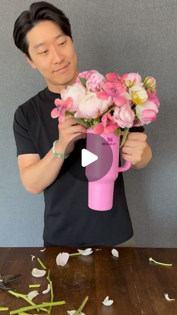 Stanley 1913 on Instagram: "Just @floweracademia creating the bouquet of our dreams 😍" Stanley Flower Arrangement, Stanley Flower Bouquet, Stanley Bouquet, Stanley With Flowers, Stanley Brand, Flower Boquet, Birthday Bouquet, Diy Bouquet, Rose Bouquet