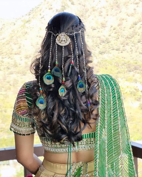 Pooja Makover Place on Instagram Long And Straight Hair, Bridesmaid Bun, To Braids, Hair Style On Saree, Hairstyles Design, Hair Messy, Bridal Hair Buns, Bow Hairstyle, Long Hair Wedding Styles