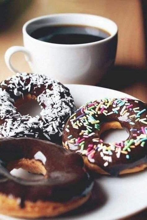 Coffee And Donuts, Tea Sandwiches, Coffee Breakfast, Chocolate Tea, Pastry Shop, A Cup Of Coffee, Chocolate Coffee, Coffee Cafe, Coffee Love