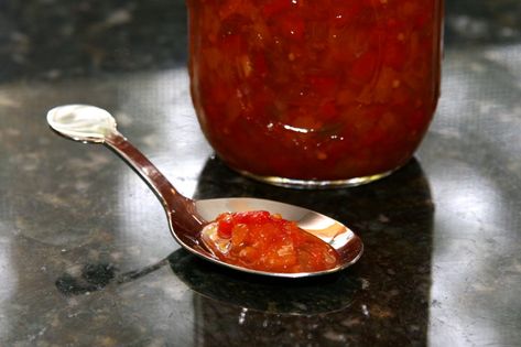 This sweet pepper relish recipe is a great way to preserve fresh bell peppers. Enjoy the relish on burgers and hot dogs or add it to dips and spreads. Banana Pepper Relish Recipe, Bell Pepper Relish, Pepper Relish Recipe, Sweet Pepper Relish, Cherry Pepper Recipes, Beet Relish, Chow Chow Relish, Sweet Banana Peppers, Green Tomato Relish