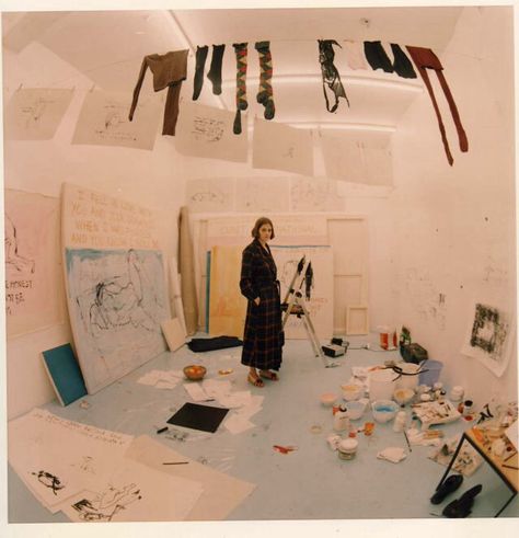 Tracey Emin - Exorcism of the Last Painting I Ever Made, 1996 Tracey Emin, Arte Inspo, A Level Art, Studio Space, Art Studios, Female Artists, Artist At Work, Performance Art, Art School