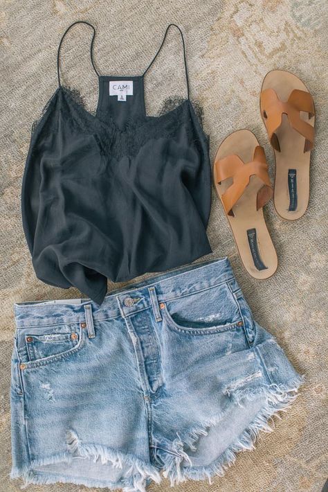 Vacation Outfits Amusement Park, Savannah Summer Outfits, Cute Summer Fashion, Summer Outfits 30s, Summer Outfits With Jean Shorts, Summer Outfits Jean Shorts, Nice Summer Outfits, Outfits With Jean Shorts, Causal Summer Outfit