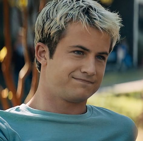 Wes Hicks Dylan Minette Scream 2022 Scream 5 Wes, Dylan Minnette Blonde, Wes Hicks Scream 5, Dylan Minnette Scream, Wes Hicks, Conventionally Attractive, Tara Carpenter, Haunting Hour, Scream Characters