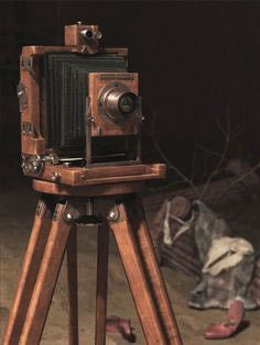 Antique Camera Aesthetic, Brown Camera Aesthetic, Old Cameras Vintage Aesthetic, Retro Camera Aesthetic, Old Camera Aesthetic, Old Cameras Aesthetic, Camera Reference, Vintage Camera Aesthetic, 1940s Aesthetic