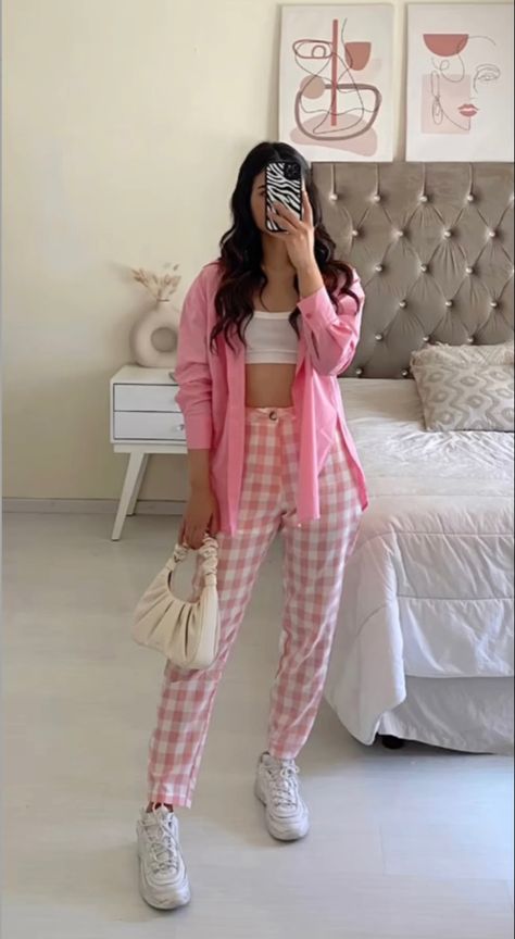 Casual Pullover Outfit, 20 Outfits, Neat Casual Outfits, Look Rose, Causal Outfits, Pink Outfits, Fashion Design Clothes, Girly Fashion, Pink Outfit