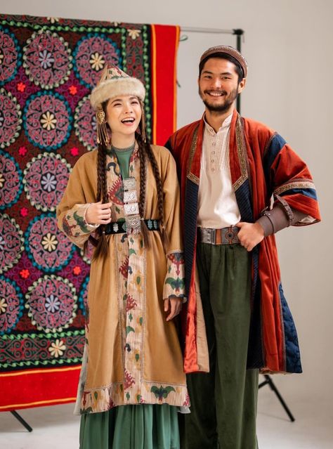 Central Asia Clothes, Kazakhstan Clothes, Kazakh Culture, Eagle Hunter, Ethno Style, National Clothes, Culture Clothing, National Dress, Asian Outfits